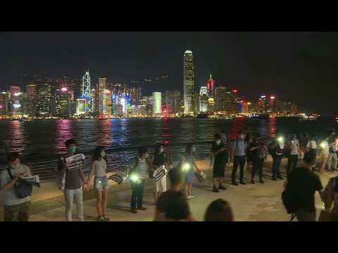 Hong Kong protesters form human chain in creative show of dissent