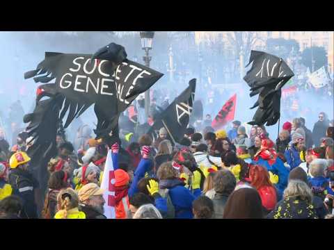 Anti-pension reform protest come to an end in Paris