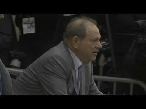 US: Harvey Weinstein leaves court as jury begins deliberating