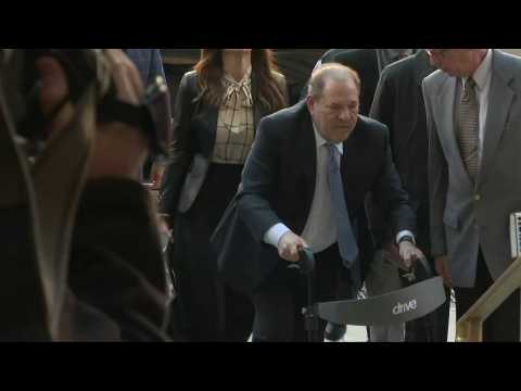 US: Harvey Weinstein arrives at court as jury deliberations continue