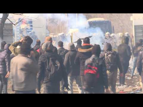 Migrants at the Turkish border attempt to cross over into Greece