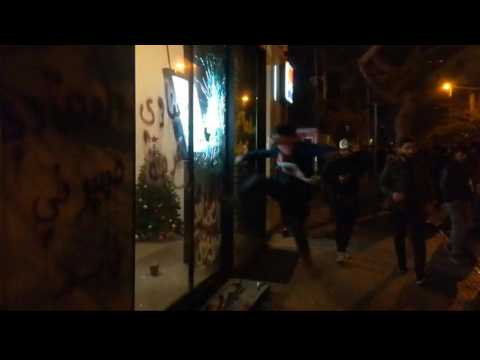 Clashes erupt outside Lebanon's Central Bank in Beirut