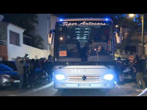 Coronavirus: French evacuees leave quarantine site
