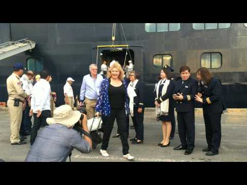 Cambodia: Passengers of US cruise ship blocked over virus fears disembark