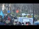 Tense yellow vest protest in Paris (2)