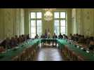 New coronavirus: French ministers meet unions to discuss virus response
