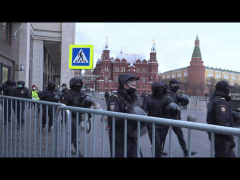 Moscow's Manezhnaya Square cordoned off ahead of pro-Navalny rally