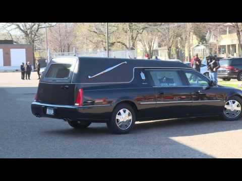 Casket of Daunte Wright arrives at Minneapolis church