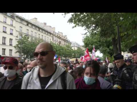 Healthcare workers' protest in Paris joined by "yellow vests"