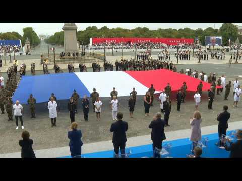 Bastille day: medical staff applauded on Concorde square