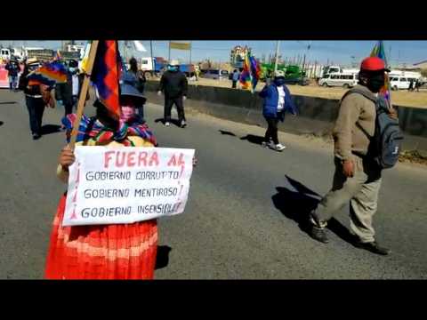 Hundreds of people in Bolivia protest election date change