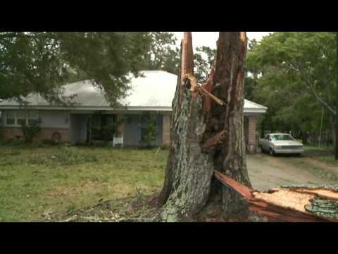 Hurricane Sally makes landfall on the US southern coast