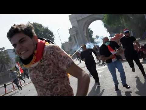 Iraqi protesters clash with security forces at anti-government rally