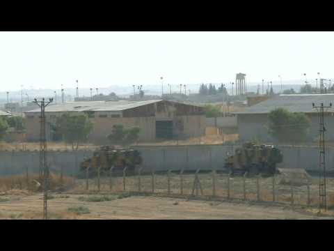 Ankara-backed rebels on border between Turkey and Syria