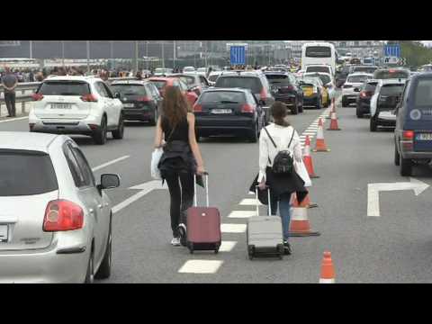 Pro-independence protesters block roads to Barcelona airport
