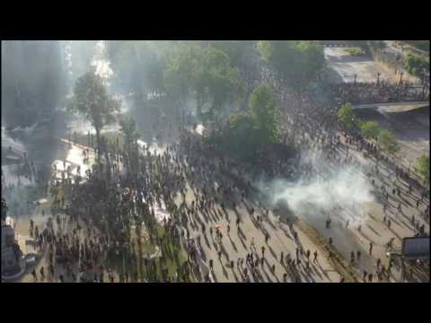Thousands gather in main plaza in Chile's capital
