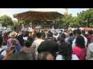 Mass karaoke tribute to late superstar Jose Jose in Mexico