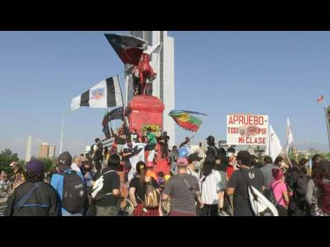Protesters gather in Italy Square against Pinera's government