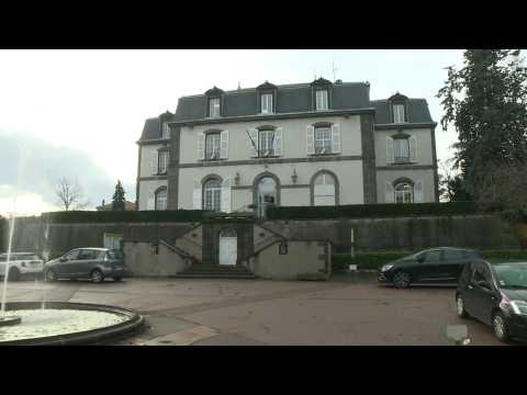 Town hall's flags at half-mast following death of Giscard d'Estaing