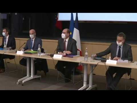 French PM meets lawmakers to discuss stronger anti-Covid measures (2)