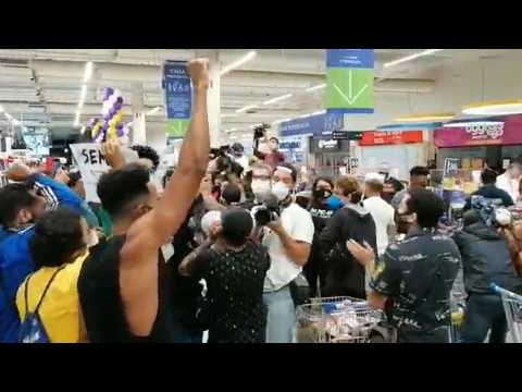 Rio: protest in Carrefour after death of black man beaten by security