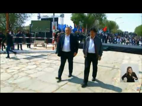 Bolvia's Morales chaperoned to border by Argentine President Fernandez