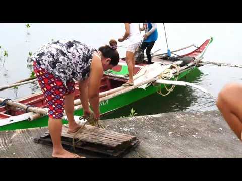 Fishermen prepare ahead of Typhoon Goni devastation in Philippines