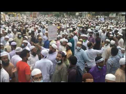 Thousands gather in Bangladesh for anti-France protest