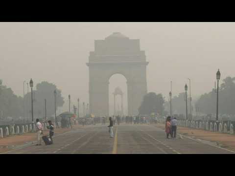 Diwali: Smog continues to envelop Indian capital