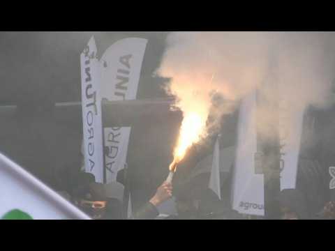 Polish farmers protest animal rights bill in front of parliament