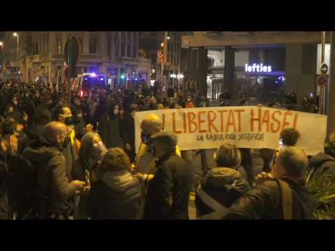 Demonstrations continue in Barcelona to demand the release of jailed rapper Pablo Hasel
