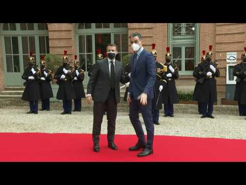 Macron welcomes Spanish PM Sanchez for Franco-Spanish summit