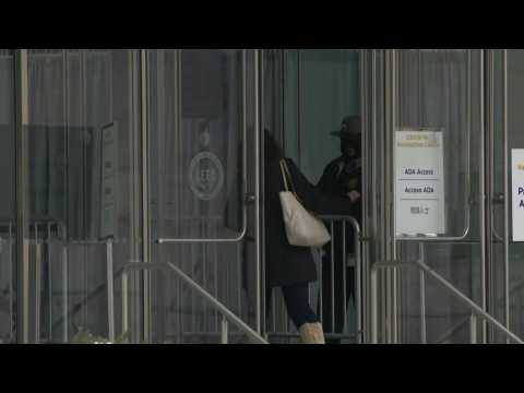 New York: Scene outside vaccination site as US nears 500,000 Covid-19 deaths