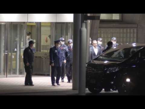 Ex-Nissan chief Carlos Ghosn leaves detention centre (2)