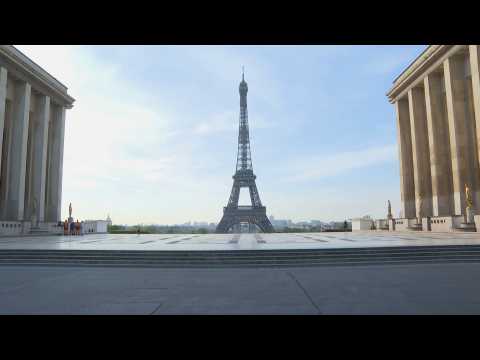 Tourist hotspot Trocadero lies deserted on 31st day of confinement