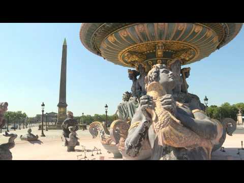 Paris's Place de la Concorde empty on 39th day of confinement