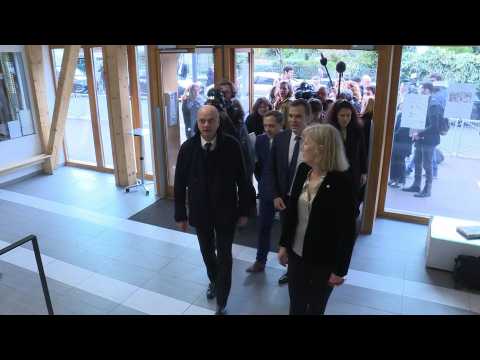 Coronavirus: French ministers visit school amid coronavirus outbreak