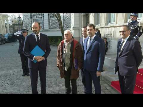 Coronavirus: French ministers hold meeting over virus response