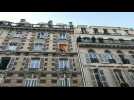 Tenor sings every day at 7PM as French capital remains on virus lockdown