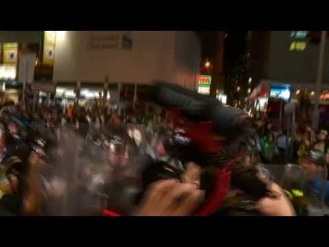 Hong Kong: Protesters and police clash in Mongkok district