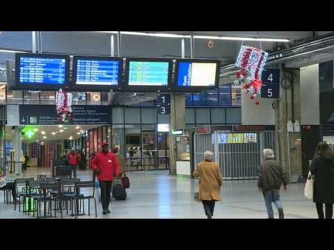Empty station in Paris on 13th day of transport strike