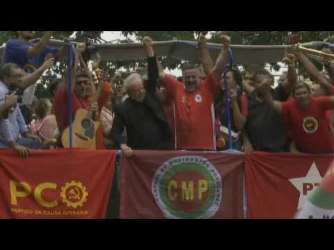 Lula arrives at a rally in São Bernardo do Campo