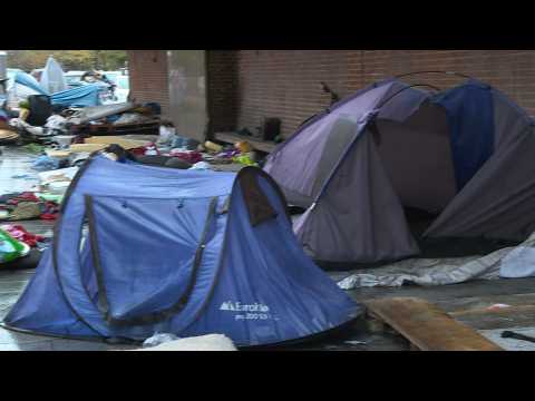 Clear-up operation underway as migrant camp evacuated north of Paris