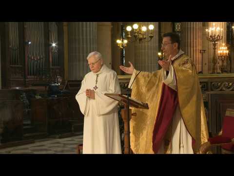 For the first time since 1803 Christmas mass held away from Notre-Dame