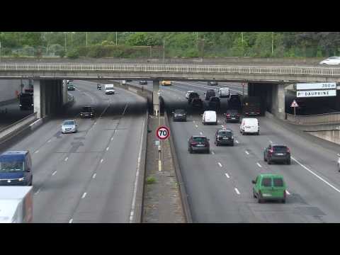 Traffic on Paris ring road intensifies ahead of lockdown lift