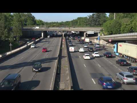 Traffic grows on Paris ring road a week after end of French lockdown