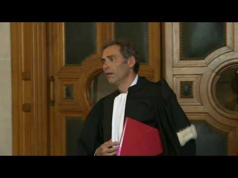 Lawyers for Rwanda genocide suspect arrive at French court
