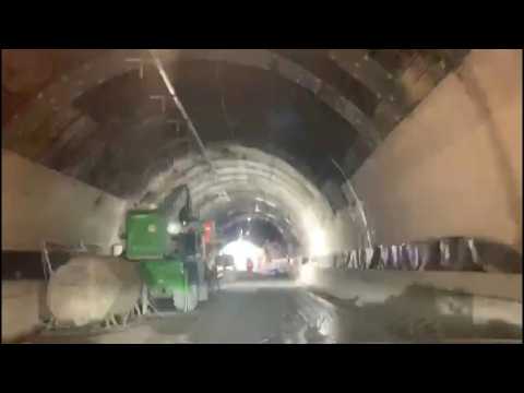 First private vehicle crosses new Genoa Bridge