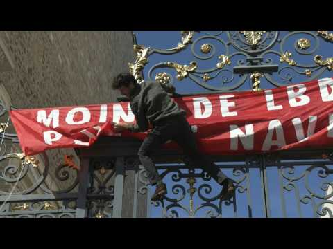 Extinction Rebellion protest at French interior ministry