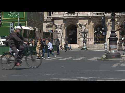 Steady traffic on Paris's Place de l'Opera on day 4 since virus lockdown eased